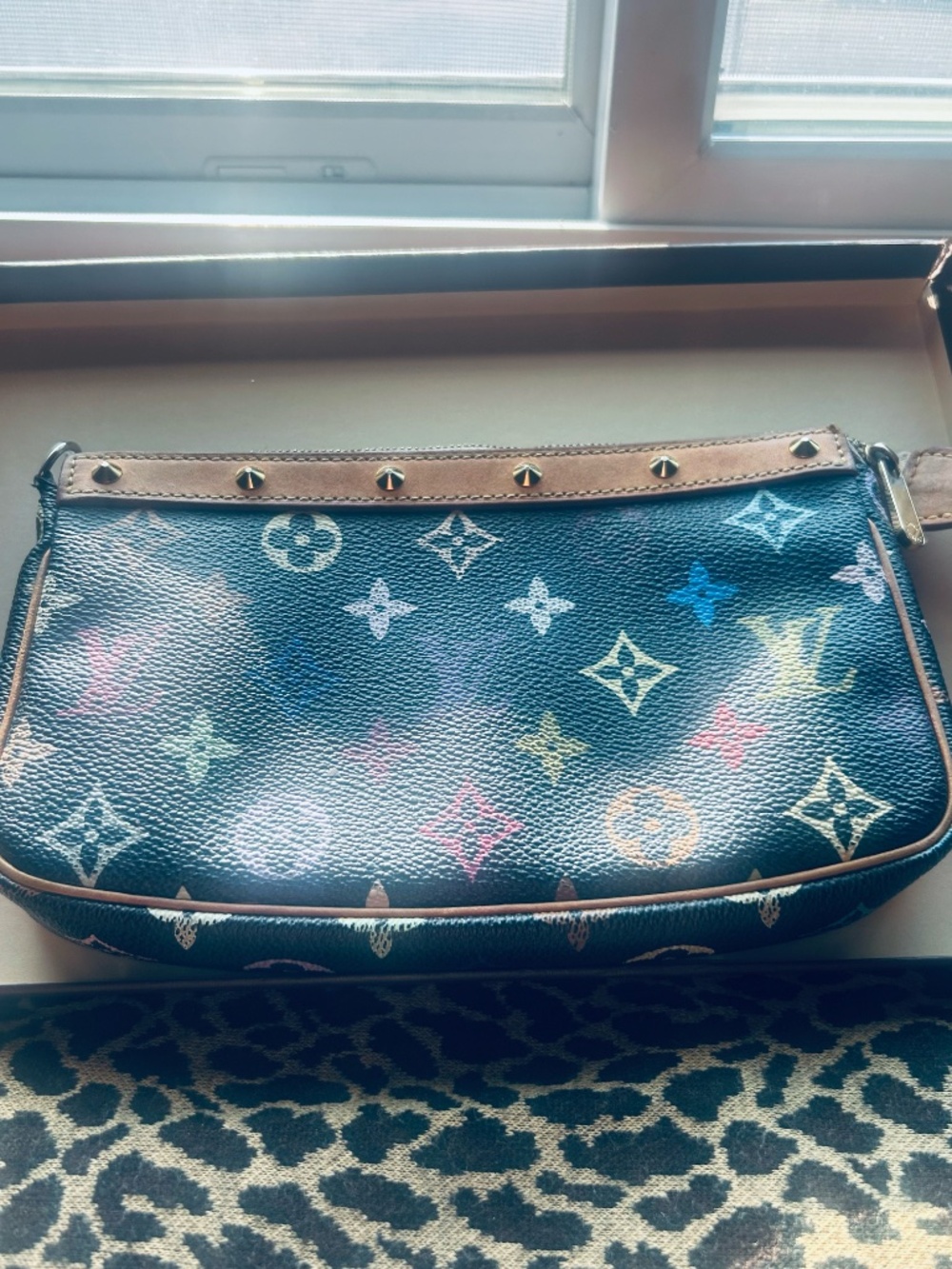 LV Murakami Pochette - Picture 6 of 8
